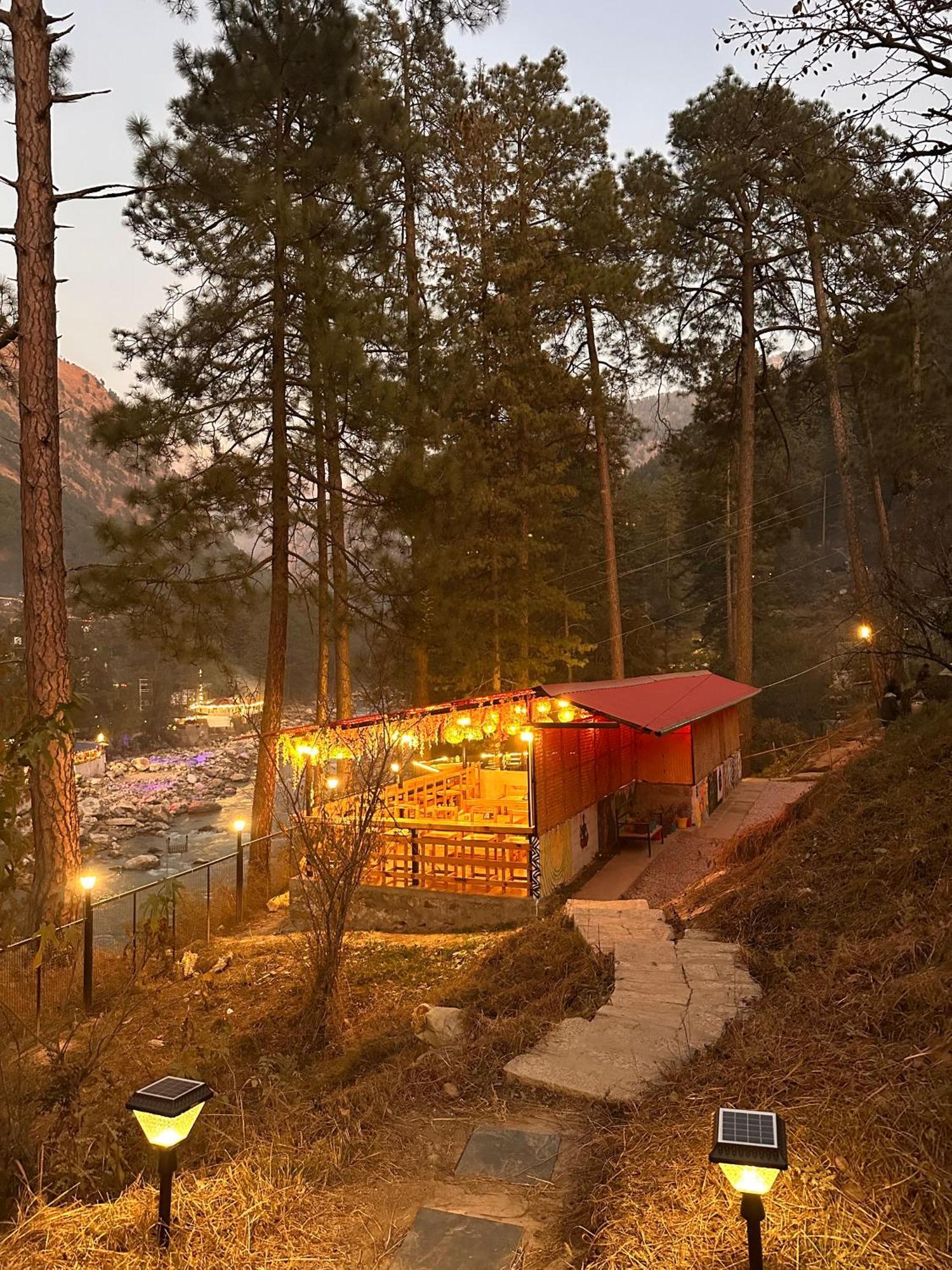 Ahava Kasol Riverside Cafe And Cottages ภายนอก รูปภาพ