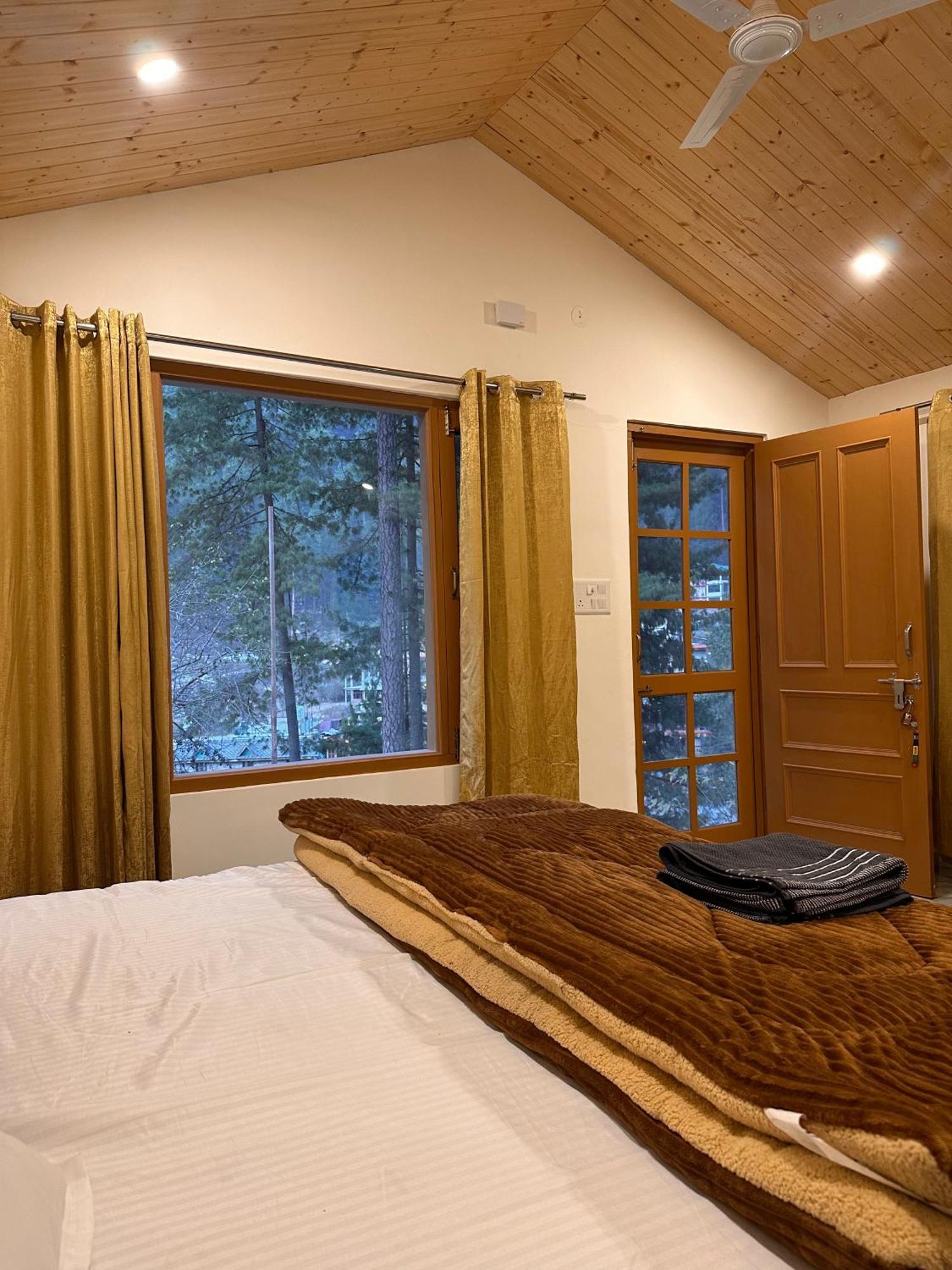 Ahava Kasol Riverside Cafe And Cottages ภายนอก รูปภาพ
