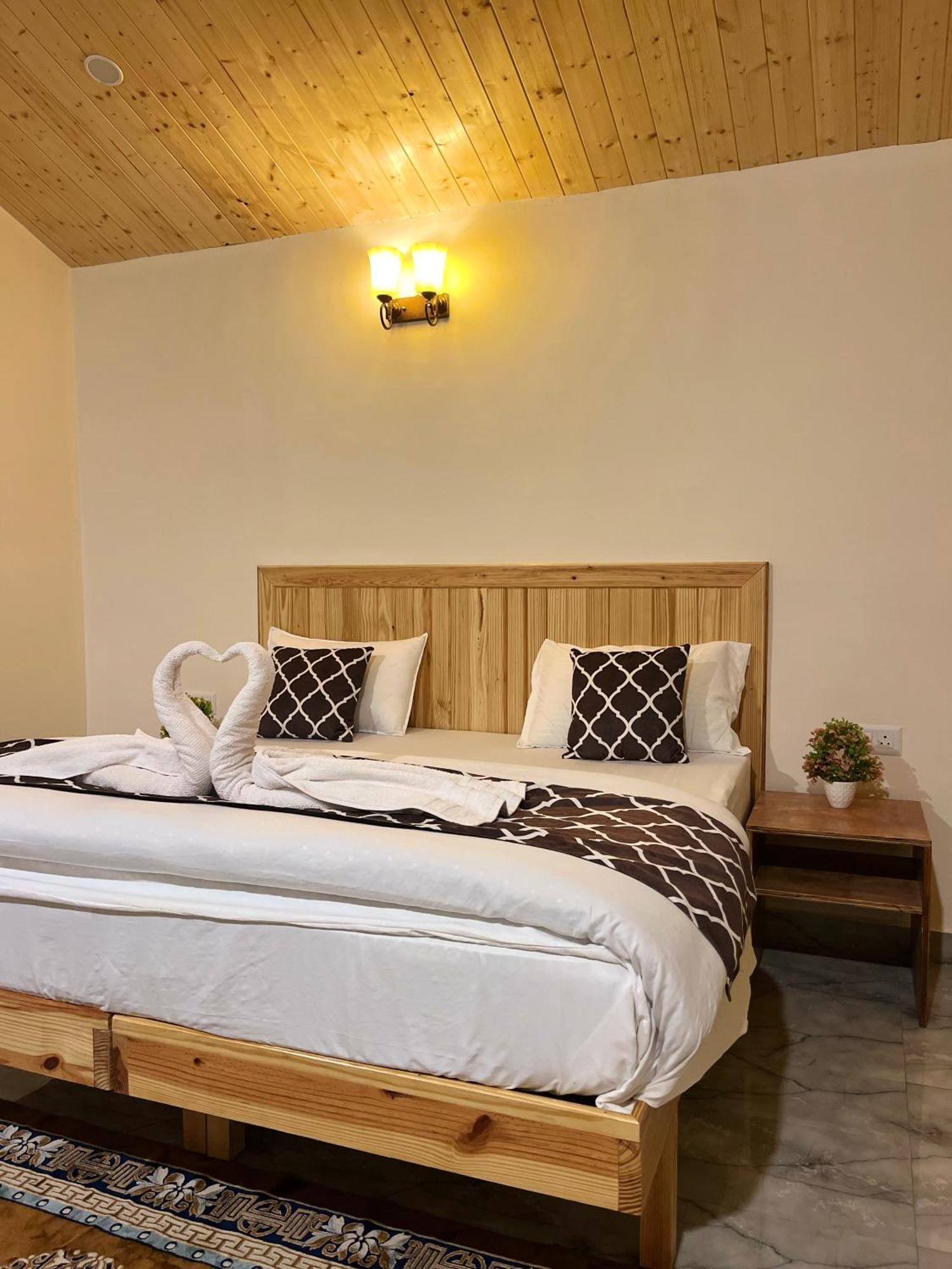 Ahava Kasol Riverside Cafe And Cottages ภายนอก รูปภาพ